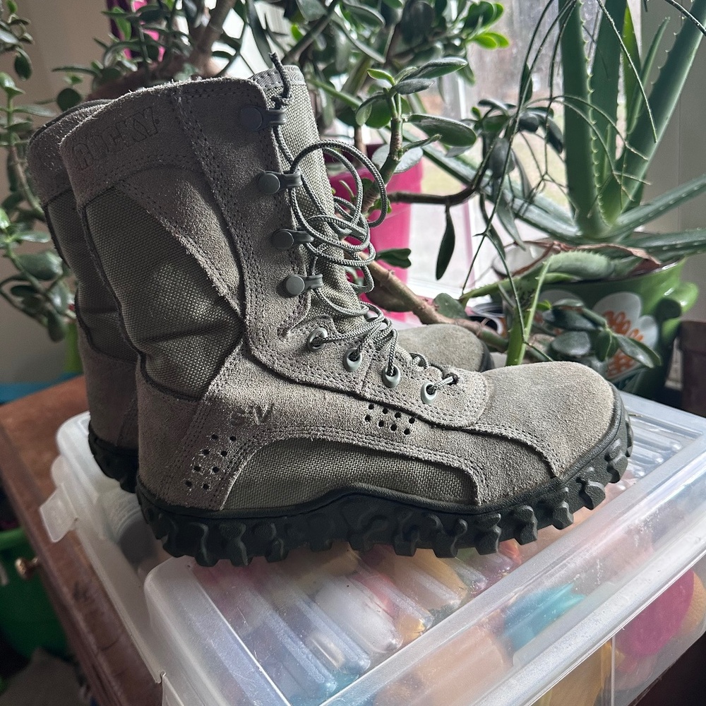 Rocky S2V Special Ops Military Moto Boots – Men’s 7 / Women’s 9 – Coyote Tan